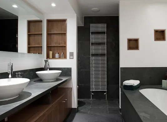 Fotolia_22896746_Subscription_L_01 Badezimmerspiegelschrank